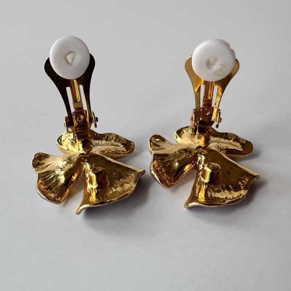 Vintage Chanel 1950s Rare Gilt Hydrangea Flower Clip Earrings by Lina Baretti - Picture 10 of 13